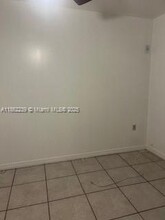 910 NW 75th St in Miami, FL - Building Photo - Building Photo