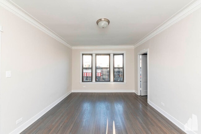 2650 N Milwaukee Ave in Chicago, IL - Building Photo - Building Photo