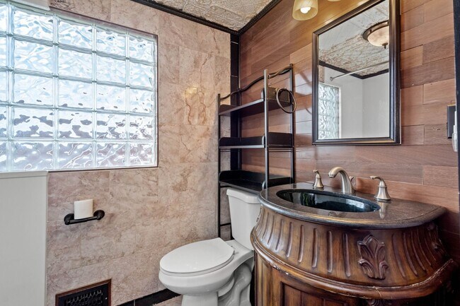 862 School St in Clairton, PA - Building Photo - Building Photo