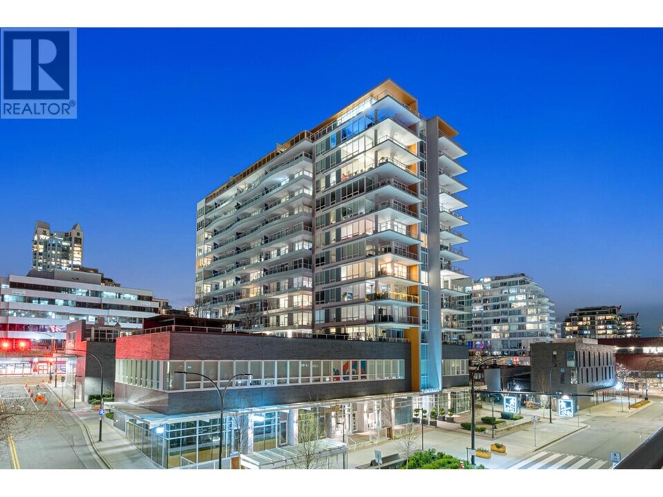 118 Carrie Cates Crt in North Vancouver, BC - Building Photo