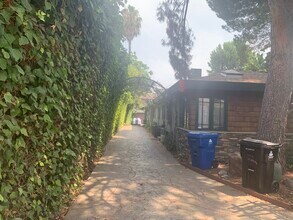 14715 Greenleaf St, Unit Sweet RetreatGreenleaf St in Sherman Oaks, CA - Foto de edificio - Building Photo