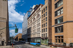 481-487 Washington St in New York, NY - Building Photo