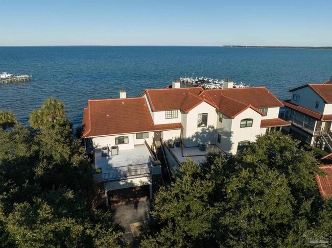 property at 32 Baybridge Dr