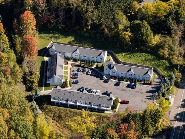 1062 Dryden Rd in Ithaca, NY - Foto de edificio - Building Photo