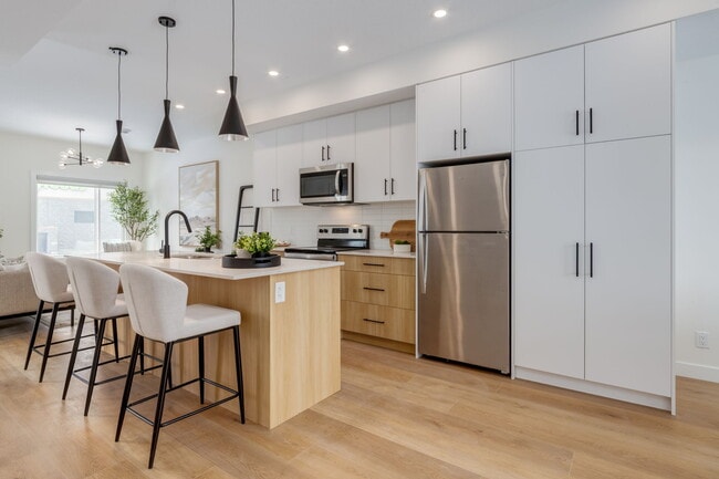 The Ridge at Trinity Hills in Calgary, AB - Building Photo - Building Photo