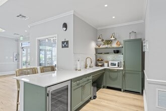 Middletown Brooke Apartments in Middletown, CT - Foto de edificio - Building Photo