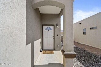 13836 Summer Story Ave in Horizon City, TX - Building Photo - Building Photo