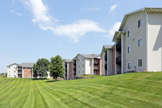 Country Club Apartments in Sioux City, IA - Building Photo - Building Photo