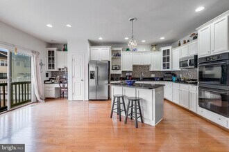 44261 Huron Terrace in Ashburn, VA - Building Photo - Building Photo