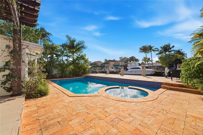 401 Coconut Isle Dr in Fort Lauderdale, FL - Building Photo - Building Photo