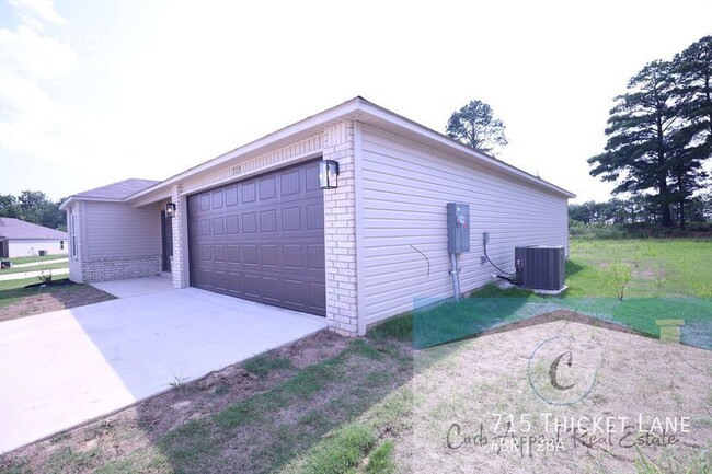 715 Thicket Ln in Jonesboro, AR - Building Photo - Building Photo