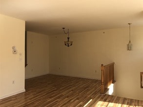 7 Atlas Ct in Jersey City, NJ - Building Photo - Building Photo
