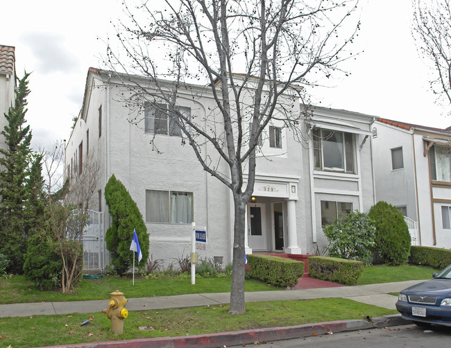 335 N. Orange Grove Avenue in Los Angeles, CA - Foto de edificio - Building Photo