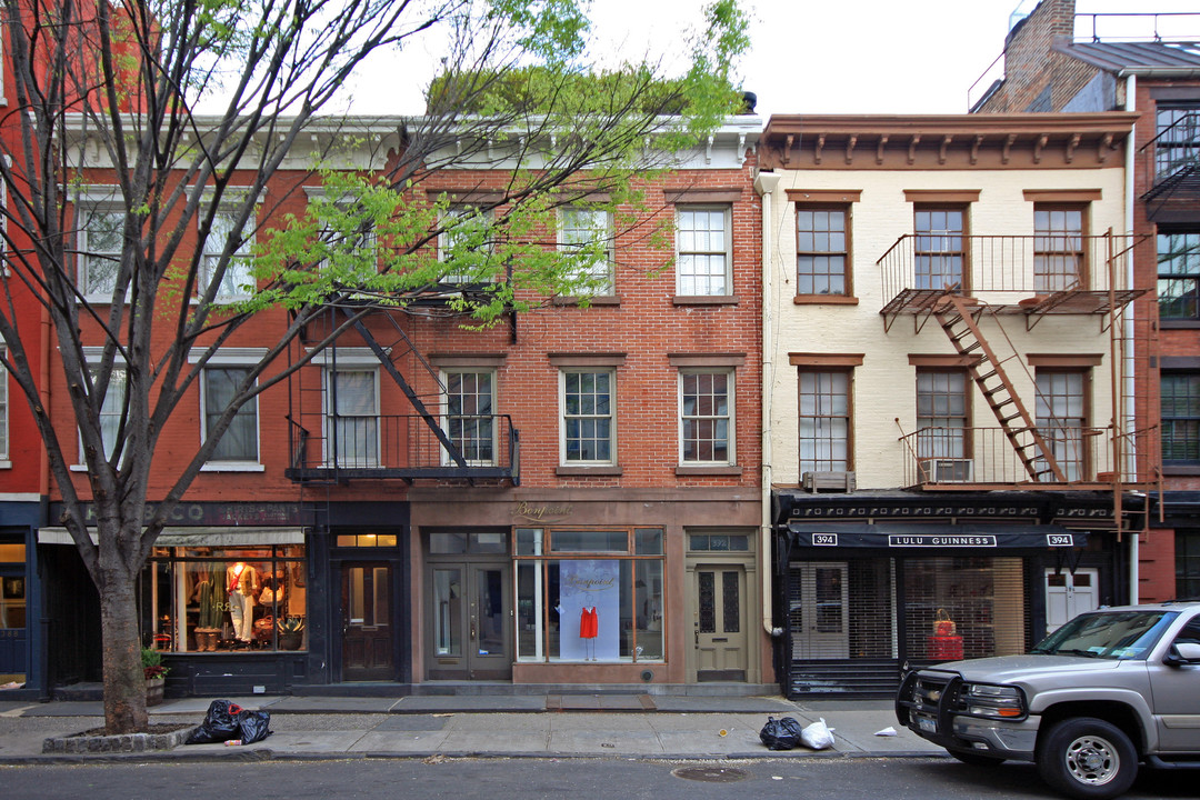 392 Bleecker St in New York, NY - Building Photo