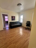 88-11 185th St in Queens, NY - Building Photo