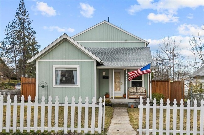 property at 2603 W Kiernan Ave
