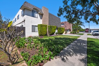 2019 W 157th St in Gardena, CA - Foto de edificio - Building Photo