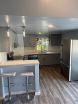 18 Pine St in Norwich, CT - Building Photo