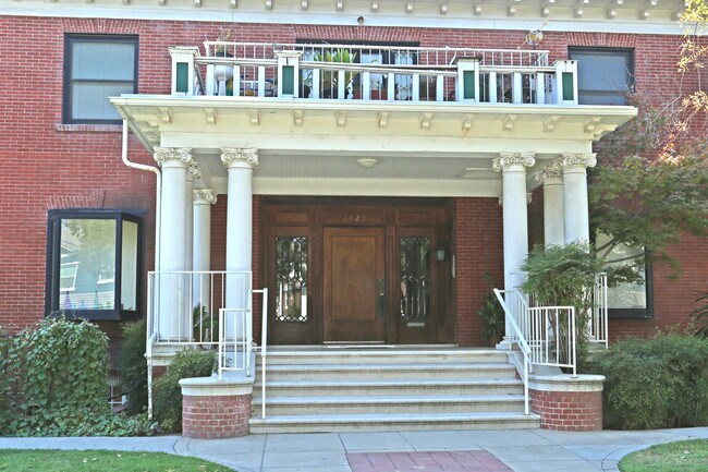 1727 L St in Fresno, CA - Foto de edificio - Building Photo