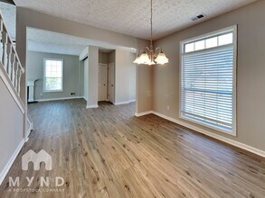 2587 Riverwood Spring, Unit 1 in Ellenwood, GA - Foto de edificio - Building Photo