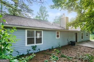 7685 Mountain Creek Way in Douglasville, GA - Building Photo - Building Photo