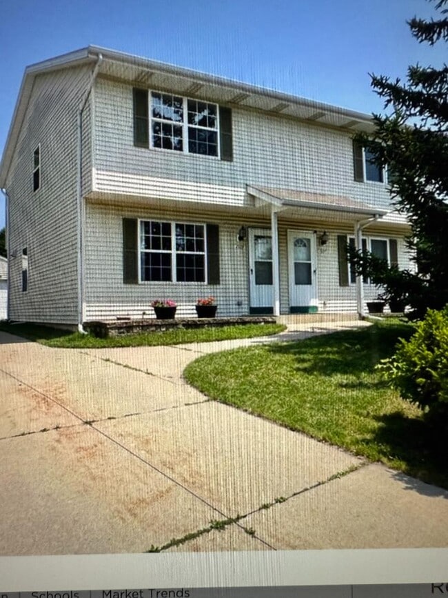 property at 1307-1309 Falls Ct