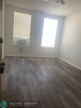 2716 S Dixie Hwy in West Palm Beach, FL - Building Photo - Building Photo