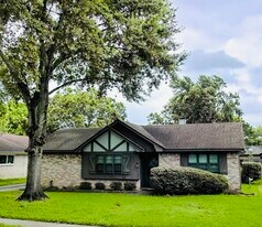 1846 Michele Dr in Sugar Land, TX - Building Photo