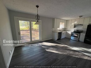 193 W Canterbury Dr in Jonesboro, GA - Building Photo - Building Photo