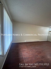17446 SE Powell Blvd in Portland, OR - Building Photo - Building Photo