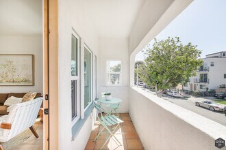 5847 1/2 Ernest Ave in Los Angeles, CA - Building Photo - Building Photo