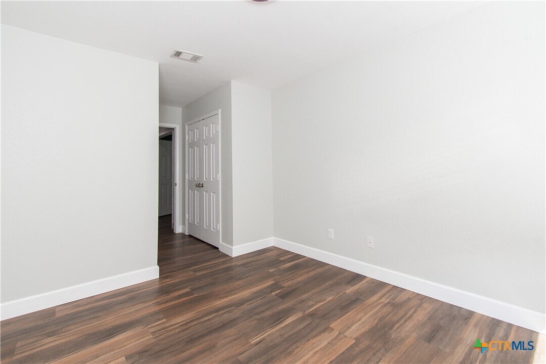 5619 Tumbled Stone Dr in Killeen, TX - Building Photo