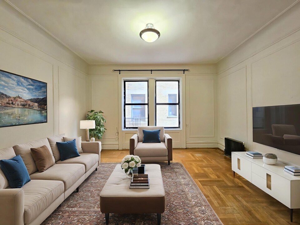 664 W 163rd St in New York, NY - Building Photo