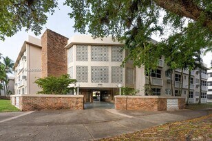 6580 Santona St in Miami, FL - Building Photo