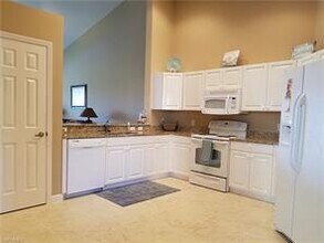 3056 Horizon Ln-Unit -1304 in Naples, FL - Building Photo - Building Photo