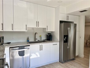 232 Memory Ln in Naples, FL - Building Photo - Building Photo