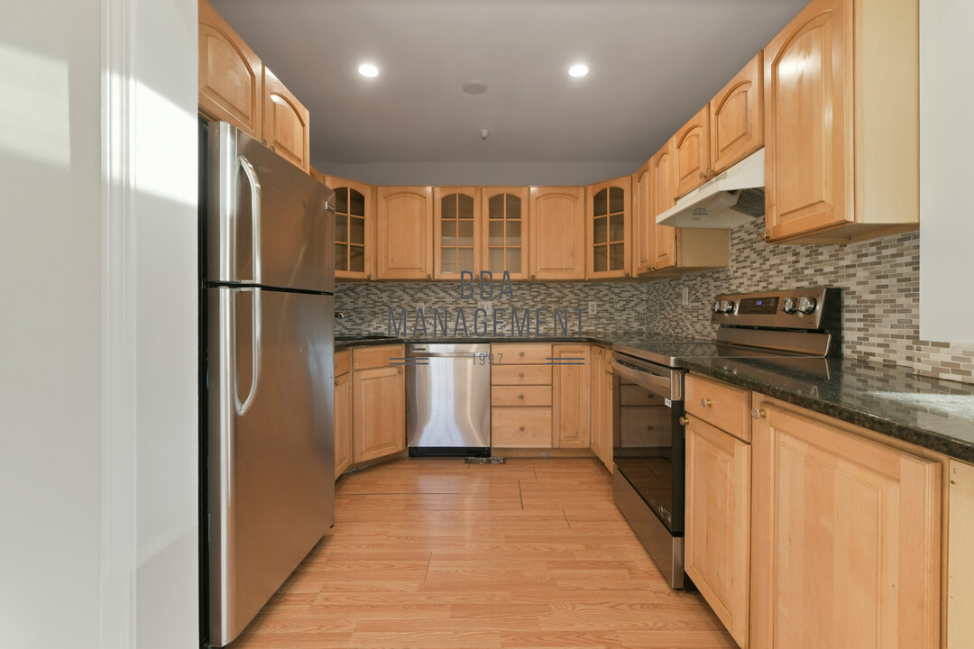 289 Market St, Unit A in Boston, MA - Building Photo