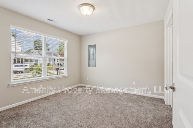 1014 Mc Kinley Ave in Chesapeake, VA - Foto de edificio - Building Photo