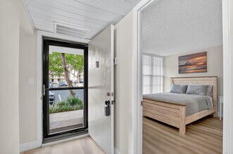 8 Royal Palm Way in Boca Raton, FL - Building Photo - Building Photo