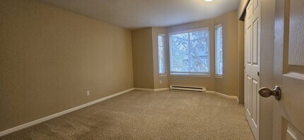 11112 NE 124th Ln in Kirkland, WA - Building Photo - Building Photo