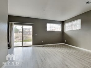 9757 Dexter Ln in Denver, CO - Foto de edificio - Building Photo