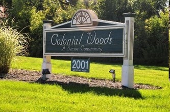 Colonial Woods in Lansing, MI - Foto de edificio - Building Photo