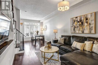 25 Hounslow Ave in Toronto, ON - Building Photo - Building Photo