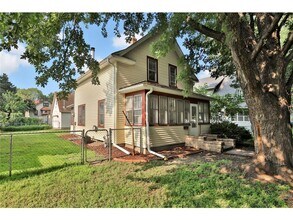 2122 Temple Ct in St. Paul, MN - Building Photo - Building Photo