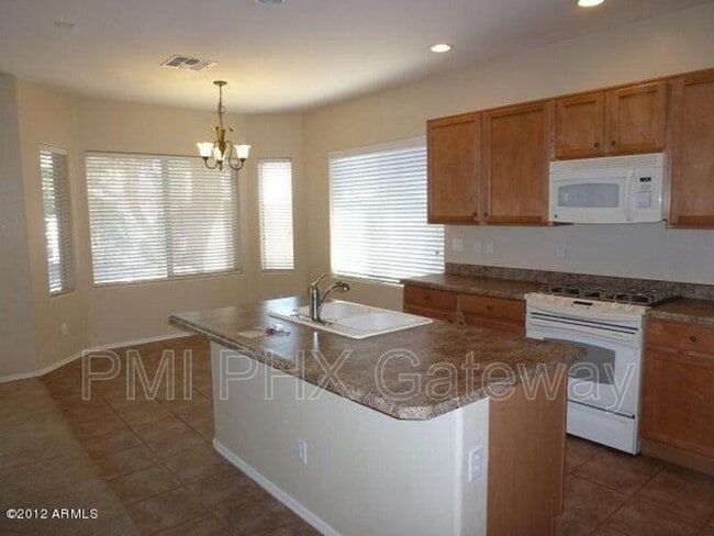 844 E Indian Wells Pl in Chandler, AZ - Building Photo - Building Photo