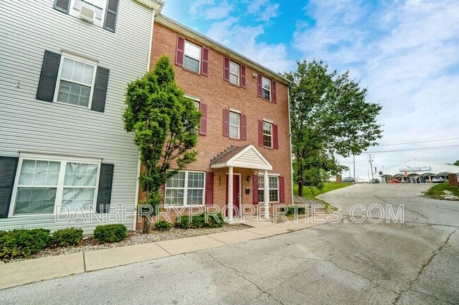 1123 N Byrne Rd in Toledo, OH - Building Photo - Building Photo