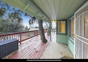 24913 Matterhorn Ct in Crestline, CA - Building Photo