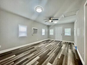 236 Camacho St in San Marcos, TX - Building Photo - Building Photo