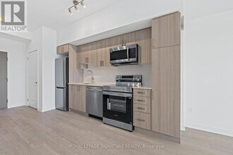 1010 Sandy Beach Rd in Pickering, ON - Building Photo - Building Photo