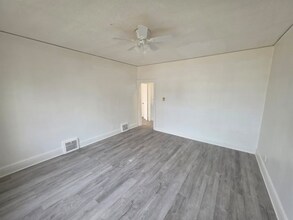 22727 Rein Ave in Eastpointe, MI - Building Photo - Building Photo